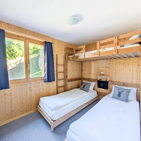 Grand Familial Et Convivial à *