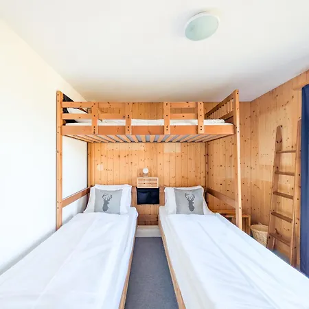 Grand Familial Et Convivial à